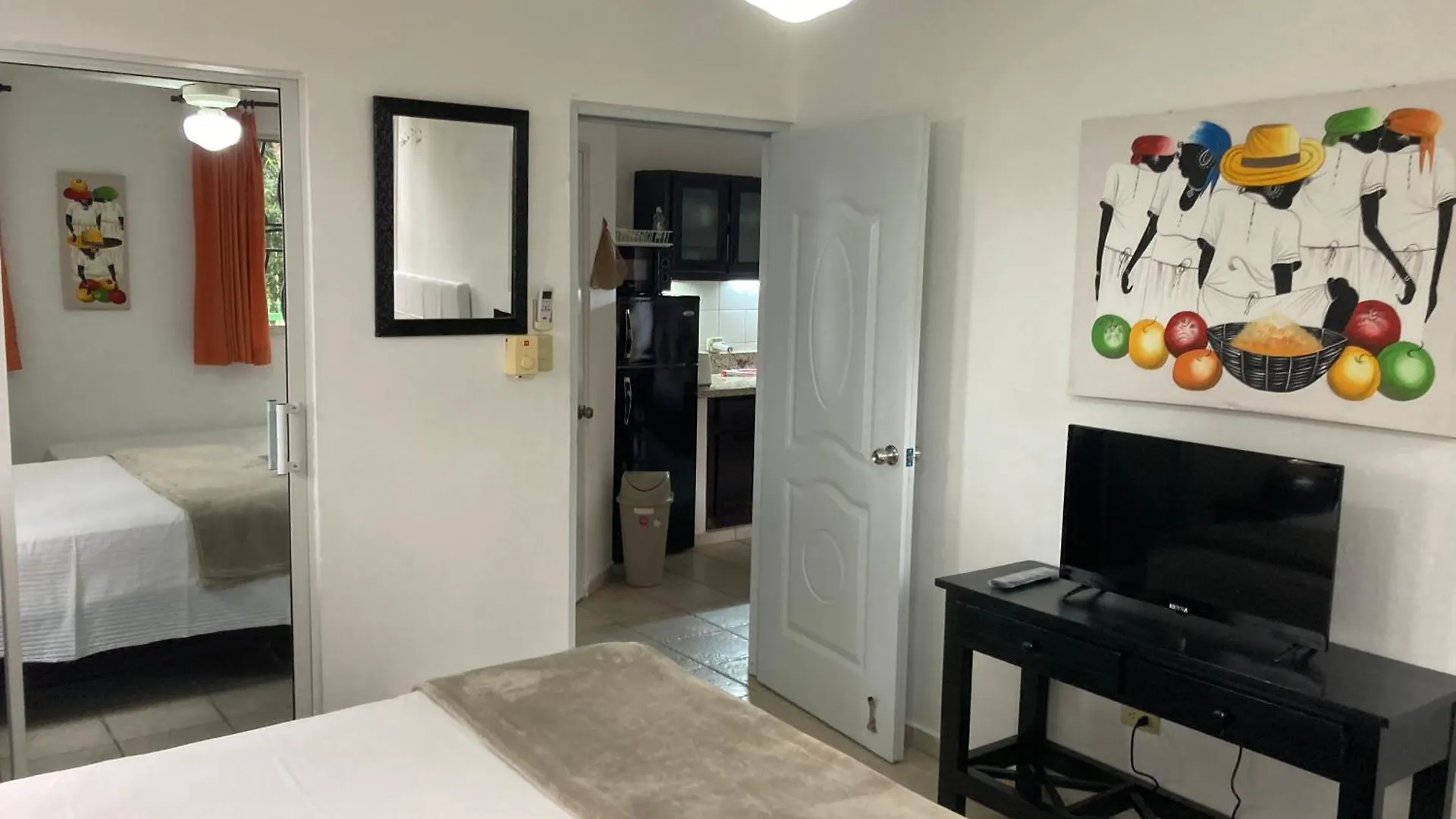 Cita Del Sol City Apartments キャバレテ